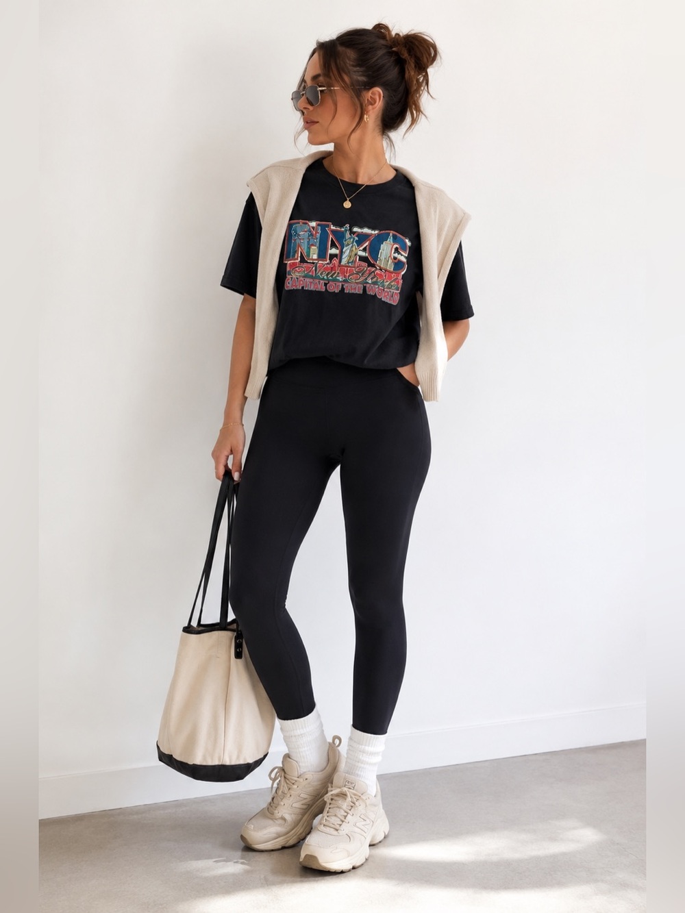 Vintage NYC New York Graphic Tee Delta Pro Weight Black Size M Y2K
